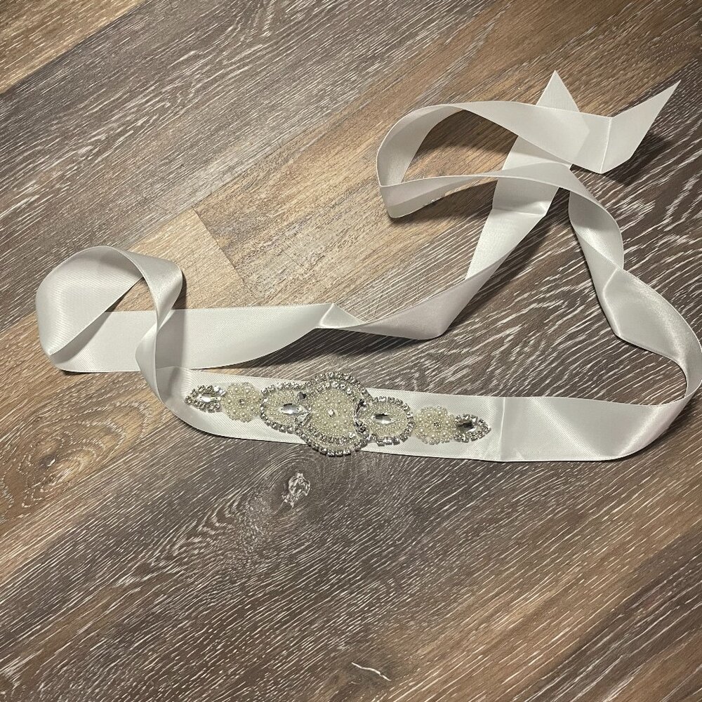 Wedding belt beautiful accents